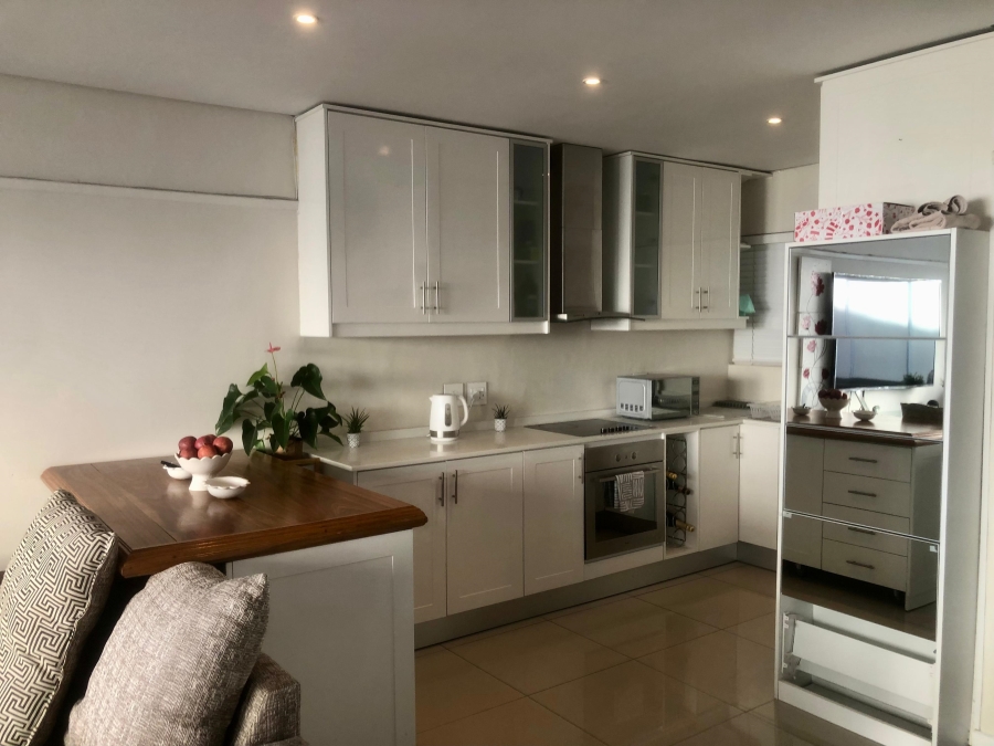 To Let 2 Bedroom Property for Rent in Sea Point Western Cape